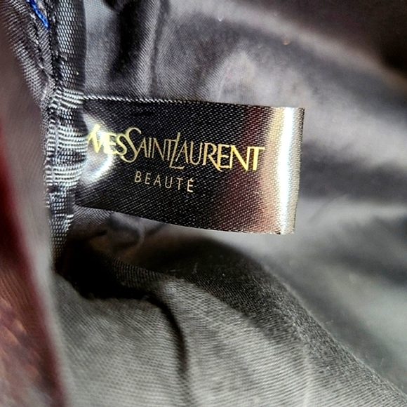 YVES SAINT LAURENT HOT PINK & BLACK PATENT LEATHER COSMETIC DOME POUCH NWT - Picture 8 of 12